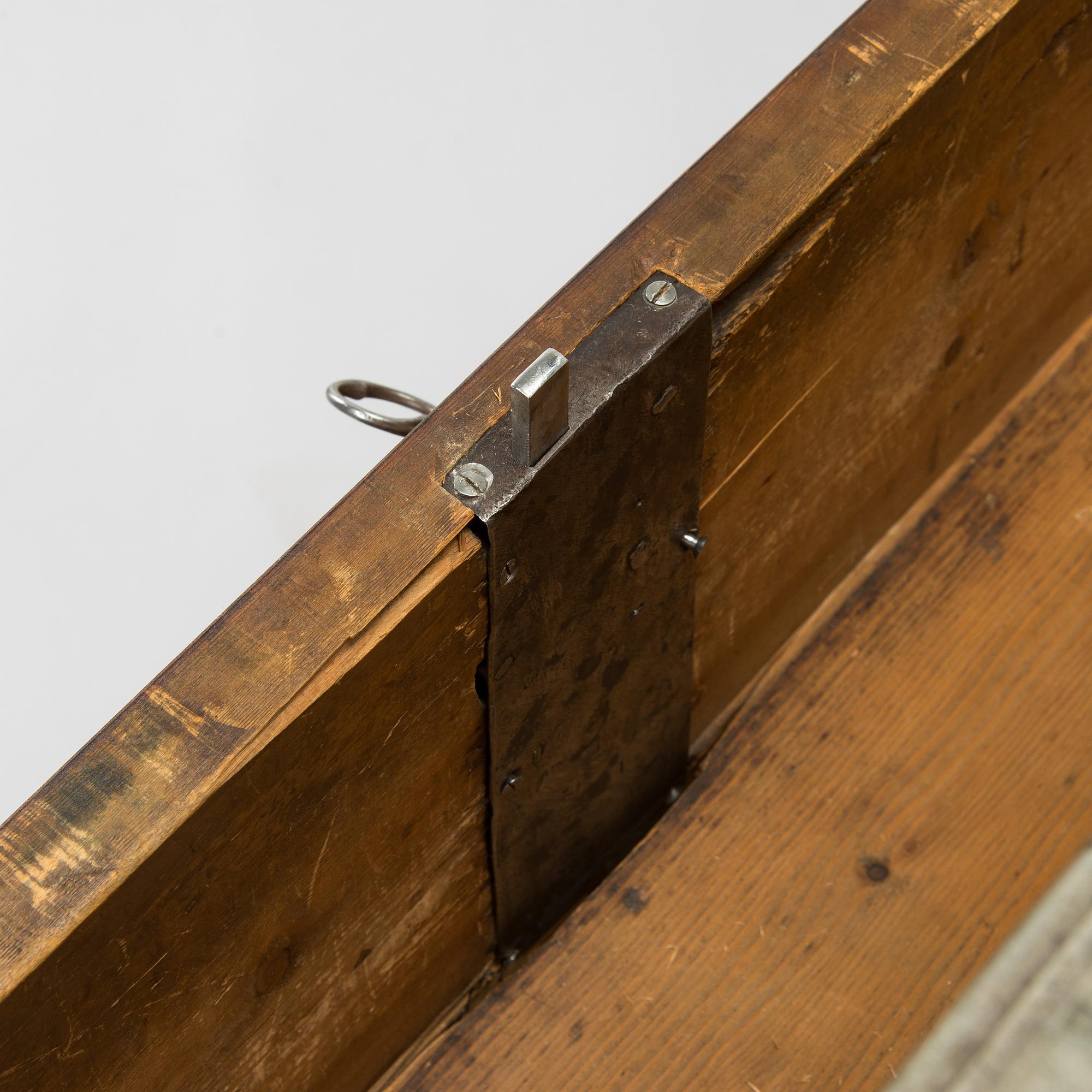 A Gustavian late 18th century commode attributed to J. Hultsten.