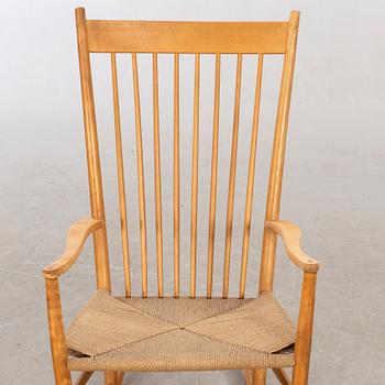 Hans J Wegner, gungstol, "J 16". FDB Möbler, 1900-talet sandra hälft.