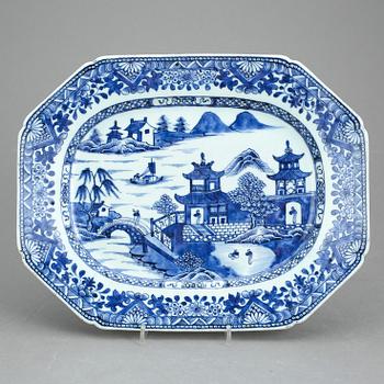 STEKFAT, porslin, Kina, 1700-tal.