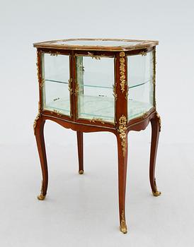 MONTERBORD, Frankrike, 1800-talets slut.