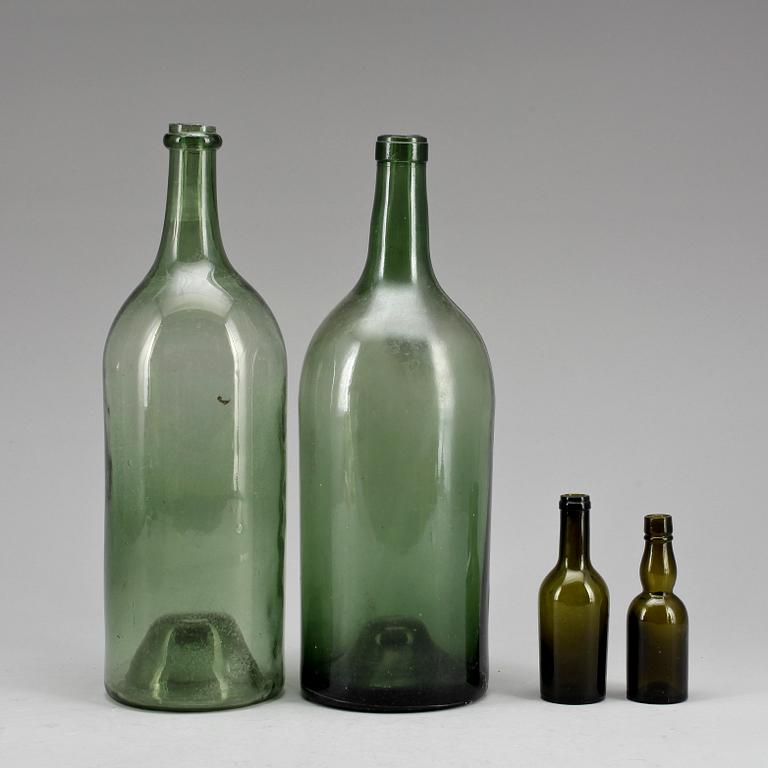 FLASKOR, 4 st, glas, 1800-tal.