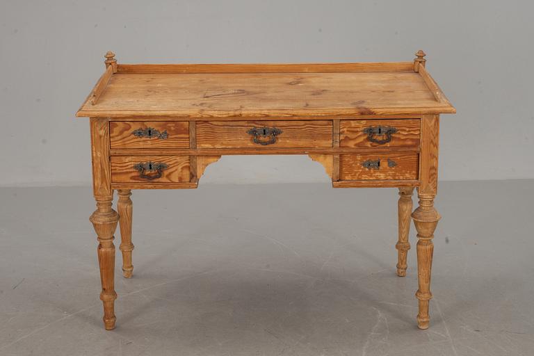 SKRIVBORD, nyrenässans, omkring 1900.