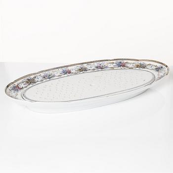 Dinner service, 100 pieces, creamware, "Iris", Rörstrand, second half of the 20th Century.