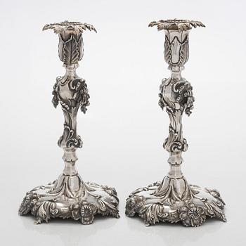Gustaf Möllenborg, Ljusstakar, ett par, silver, Stockholm 1848. Nyrokoko.
