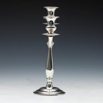 LJUSSTAKE, trearmad. 800 silver, Italien 1990-tal. Vikt 485 g.