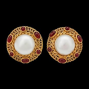 CHANEL, a pair of earclips.