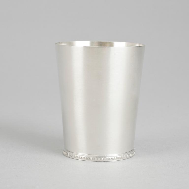 BÄGARE, silver, Wiwen Nilsson, Lund, 1946, vikt ca 116g.
