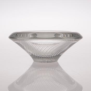 A '3362' bowl signed Tapio Wirkkala, Iittala.