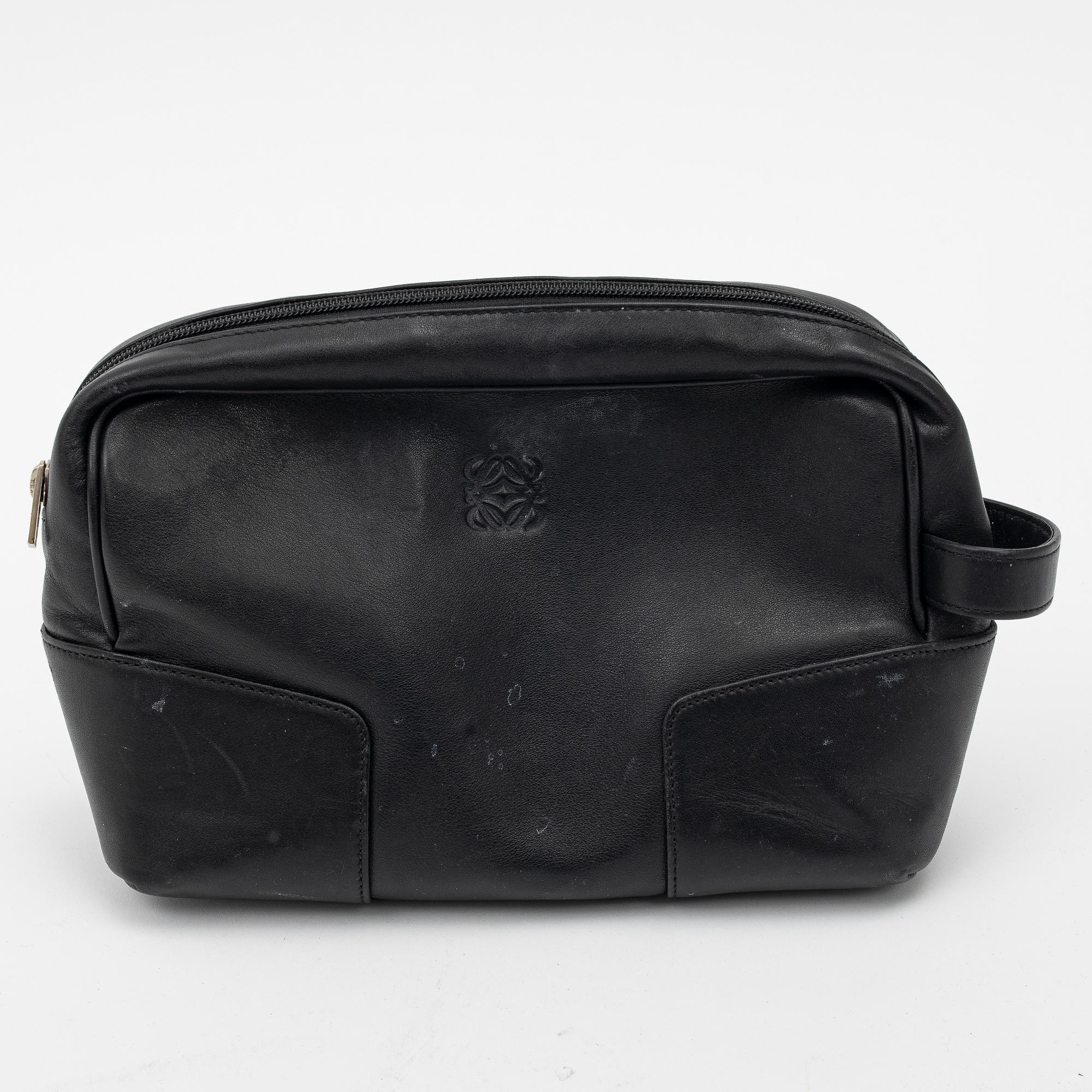 Loewe, kabinväska samt necessär.