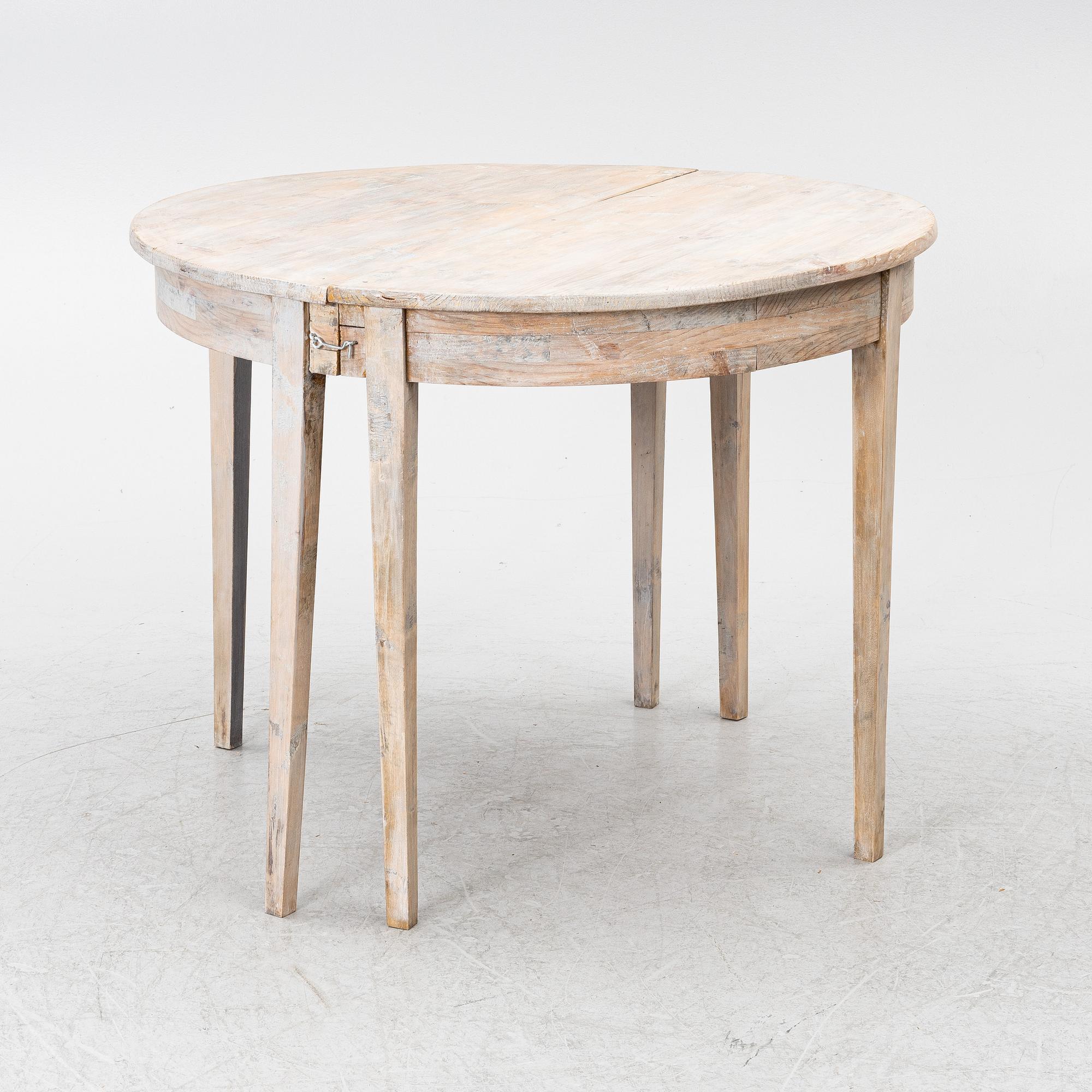 A pair of tables, second half of the 19th century.