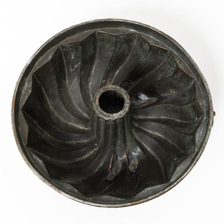 A Sweidhs copper cake mould, 18th / early 19th century.