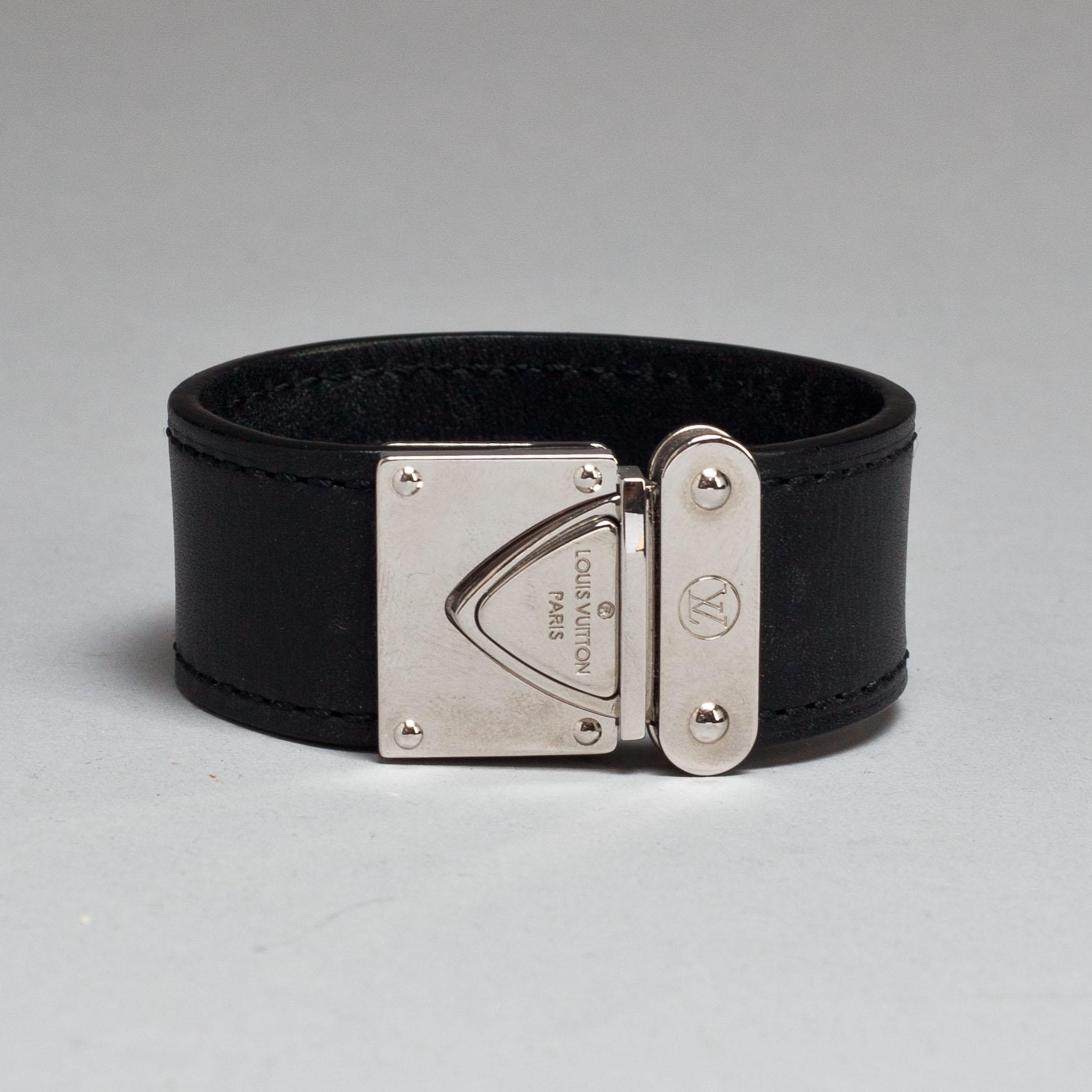 ARMBAND, Louis Vuitton, Paris.