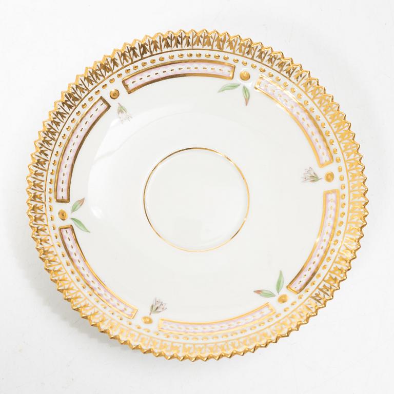 Royal Copenhagen, sockerskål samt kaffekopp med fat, "Flora Danica", 1945 samt 1959, Danmark.