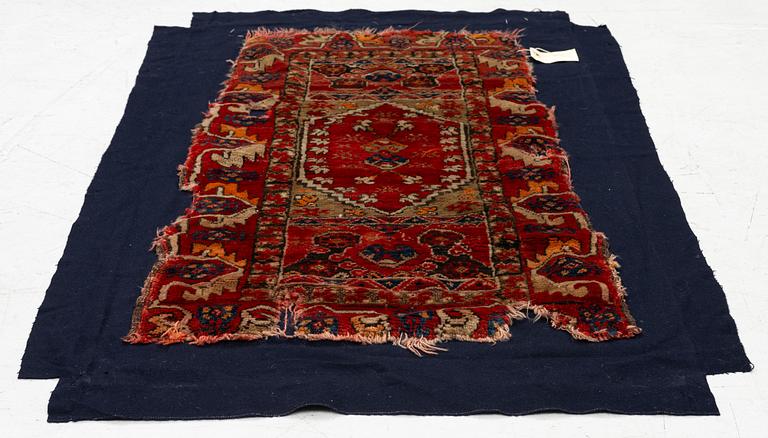 Fragment, antik Zara, Sivas området, ca 97 x 45 (127 x 77 cm inklusive foder).