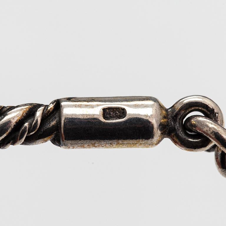 Halsband, ring och armband, silver. Helsingfors 1980-90-tal.