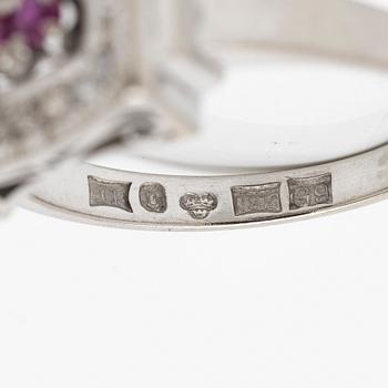 Ring 18K vitguld med diamanter och rubiner, Joh. Petterssons Stockholm 1957.