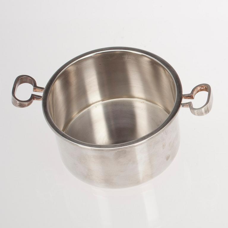 SOCKERTÅNG samt GRÄDDSNÄCKA och SOCKERSKÅL, silver, Bertel Gardberg, 1969 resp. 1984-85. Totalvikt 272 g.