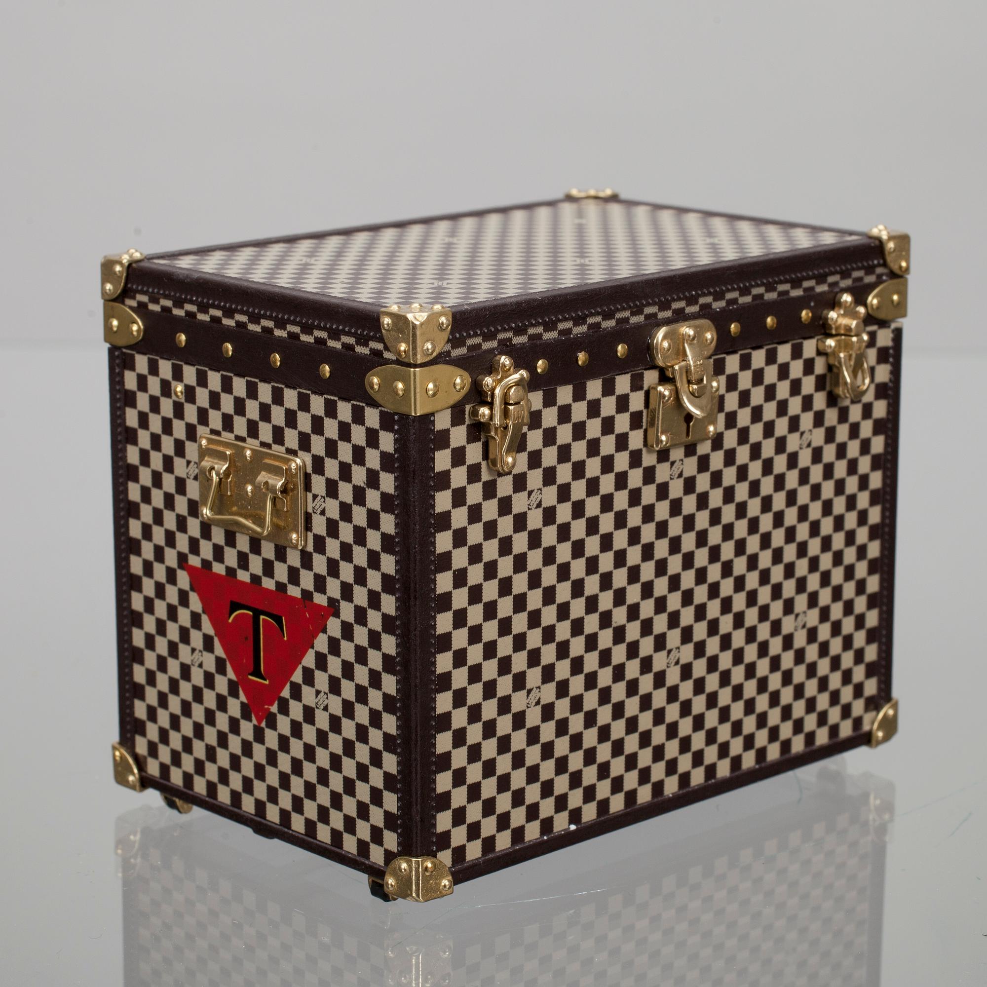 ASK, "Mini Malle Chapeaux", Louis Vuitton.