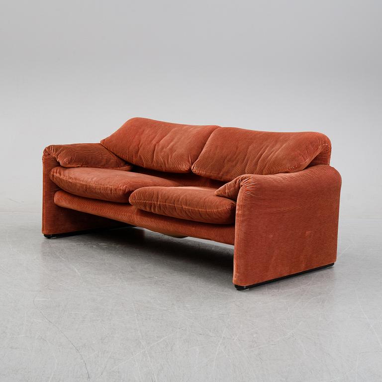 Vico Magistretti, a 'Maralunga' sofa for Cassina.