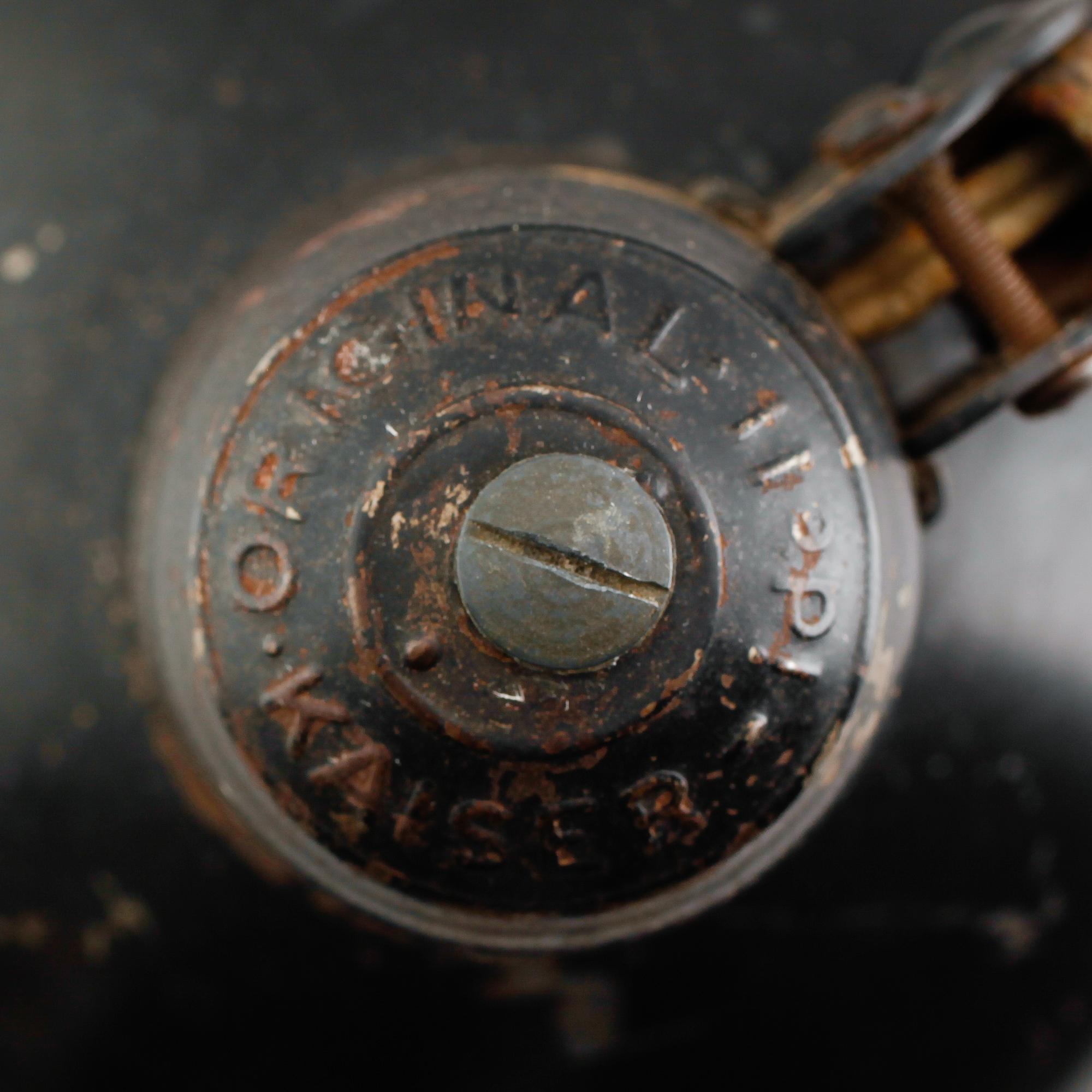 BORDSLAMPA, Christian Dell, Gebr. Kaiser Dell, Tyskland, formgiven 1934.