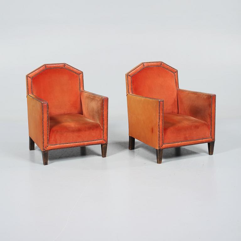 FÅTÖLJER, ett par, 1900-talets första hälft.