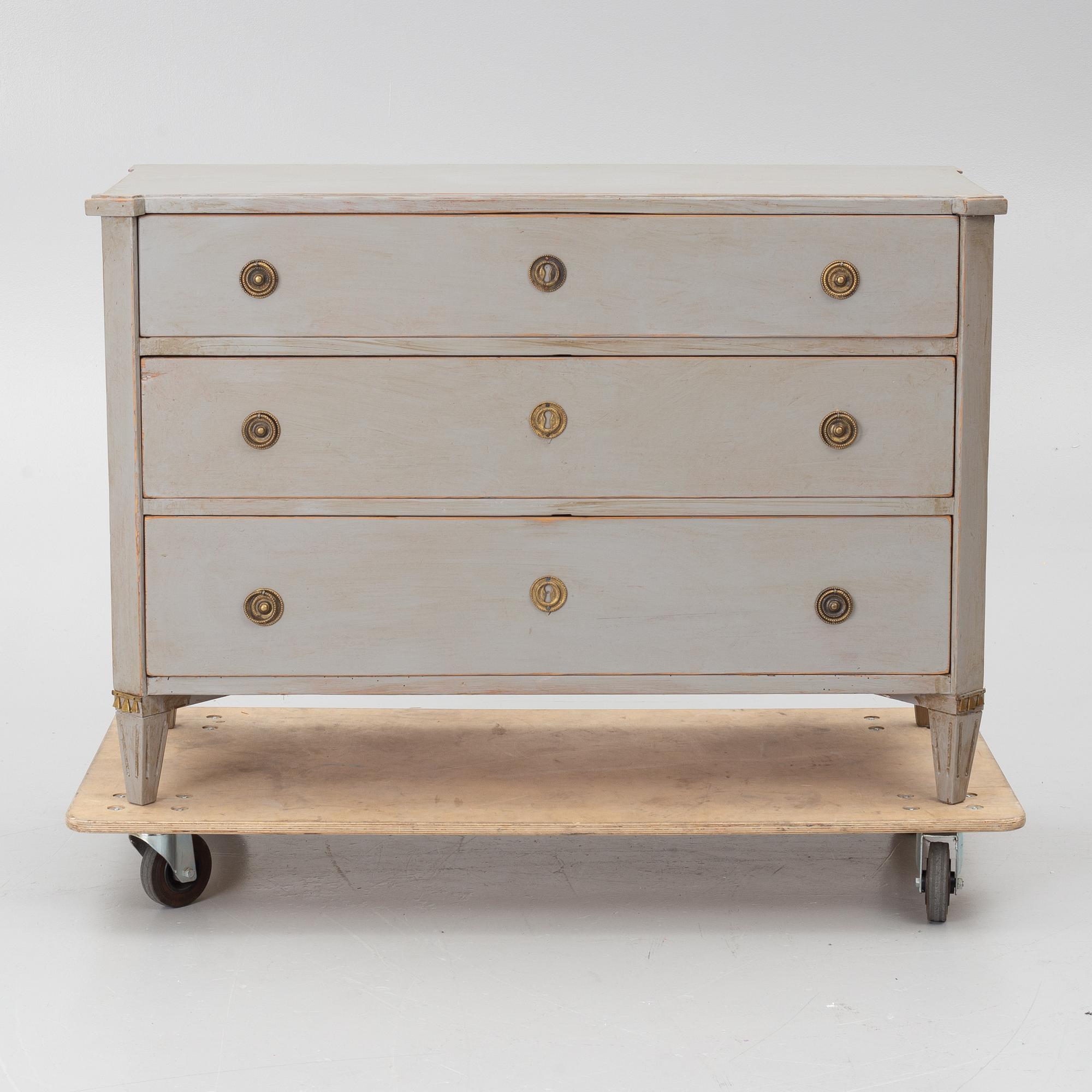 Chest of drawers, 19th century.