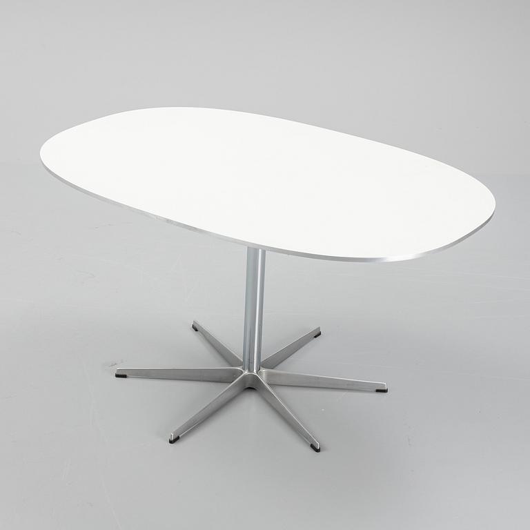 An Arne Jacobsen table for Fritz Hansen, Signed with label and dated 1985.