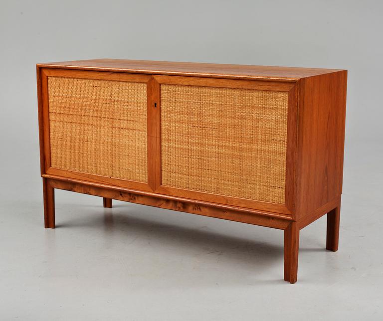 SIDEBOARD, Alf Svensson, Bjästa Snickerifabrik Sweden, 1900-talets andra hälft.