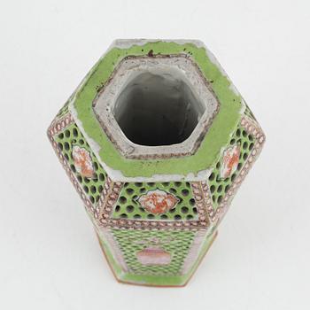 A hexagonal reticulated vase, Qing dynasty, 18th century.