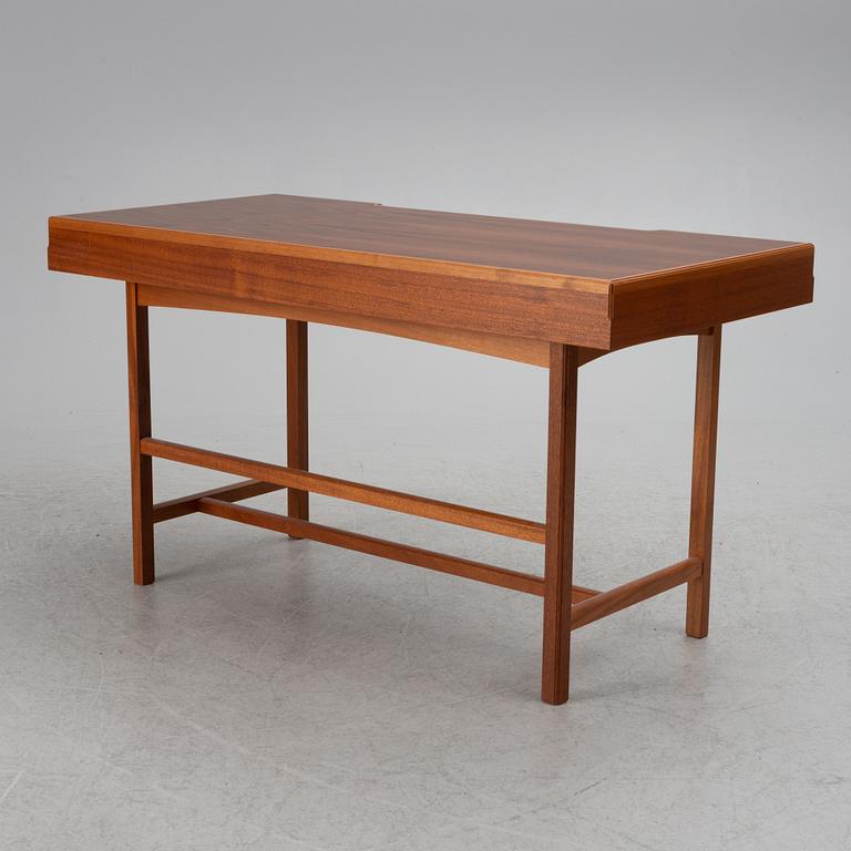 Josef Frank, desk, "Schatullskrivbordet", model 1022, AB Eriksson & söner for the Svenskt Tenn company, after 1985.