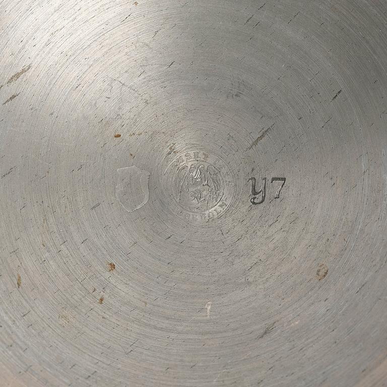 Estrid Ericson, a lidded pewter jar, Svenskt Tenn, Stockholm 1925, model A 42.