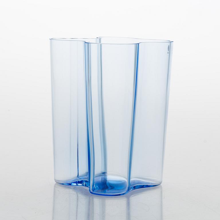 Alvar Aalto, 125-års jubileumsvas, signerad Iittala 1881-2006.