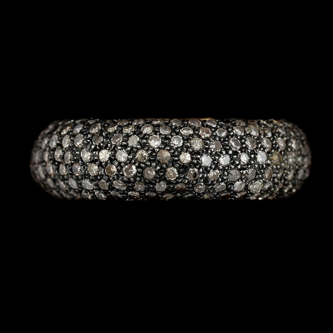 RING, svärtat och förgyllt silver, diamanter tot ca 2.80 ct.