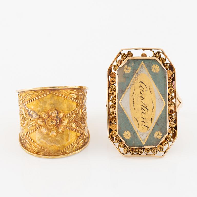 Ringar, 2 st, 18K guld, en sengustaviansk, år 1804.