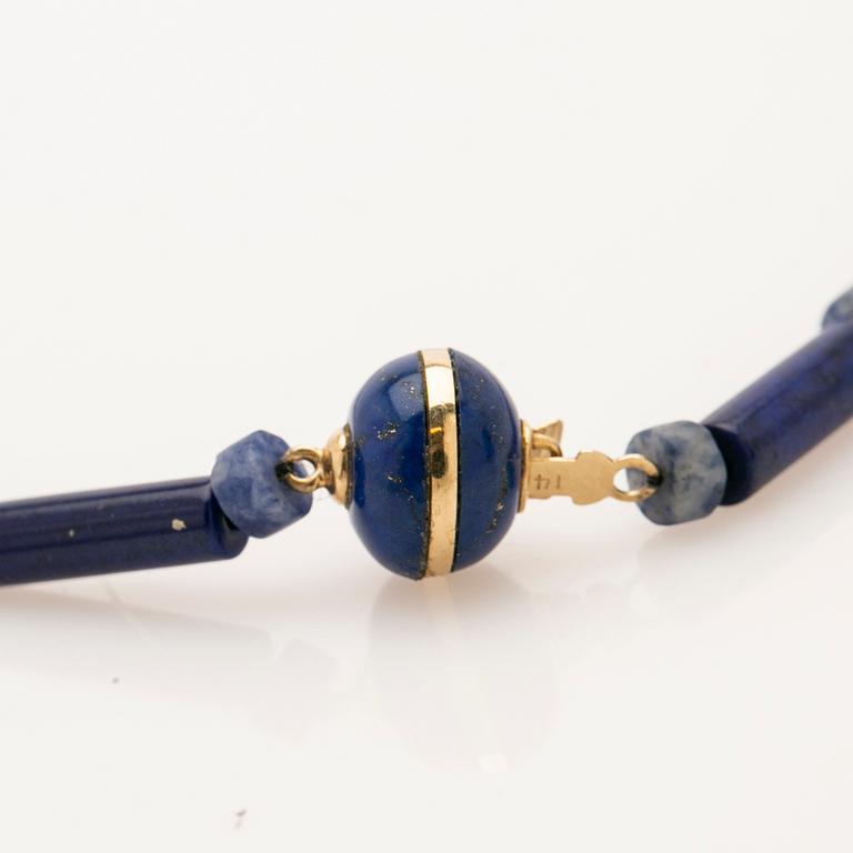 Necklace, lapis lazuli, gold and pearl.