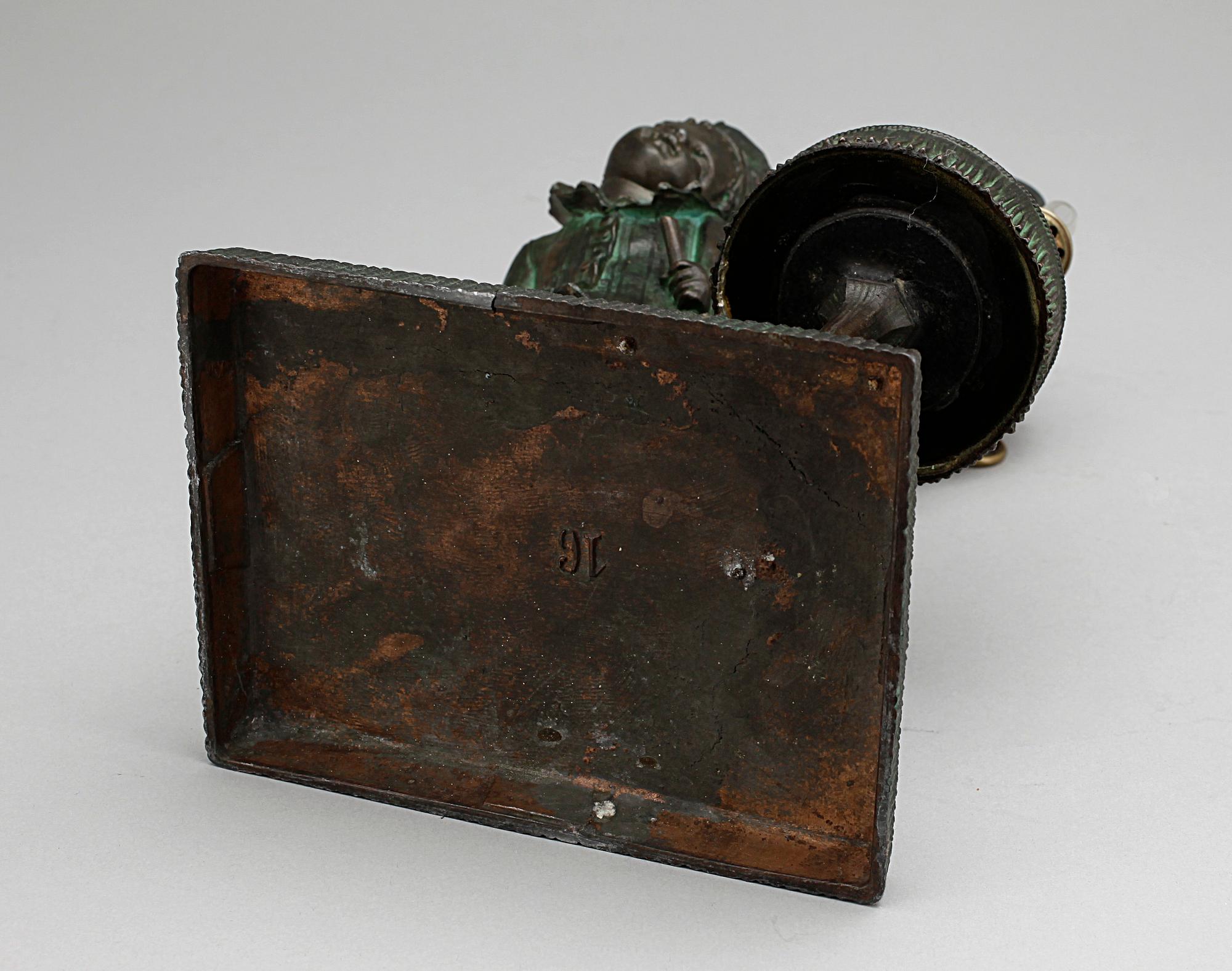 BORDSUR, vitmetall, 1800/1900-tal.