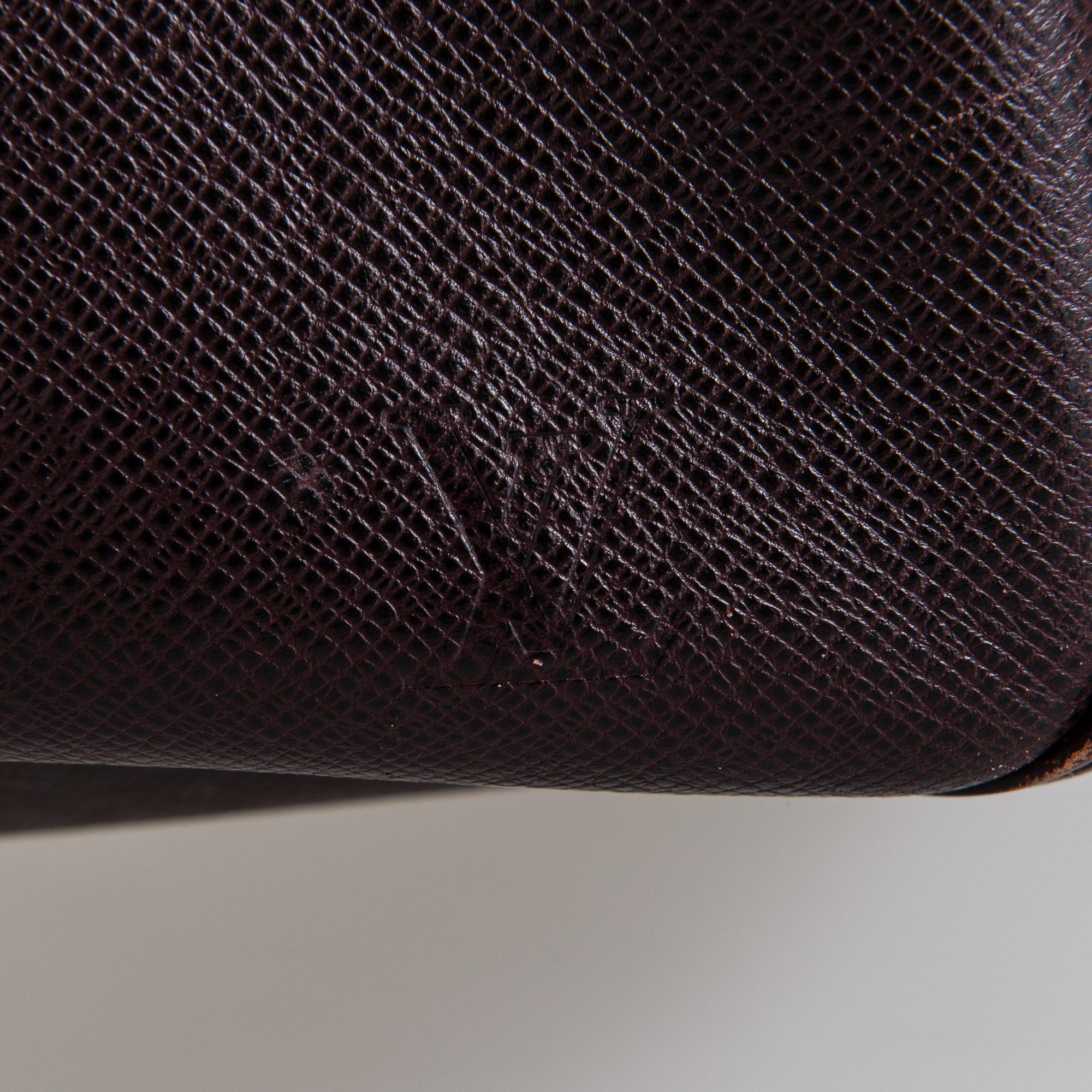 Louis Vuitton, A 'Taiga Kendall GM' Bag.