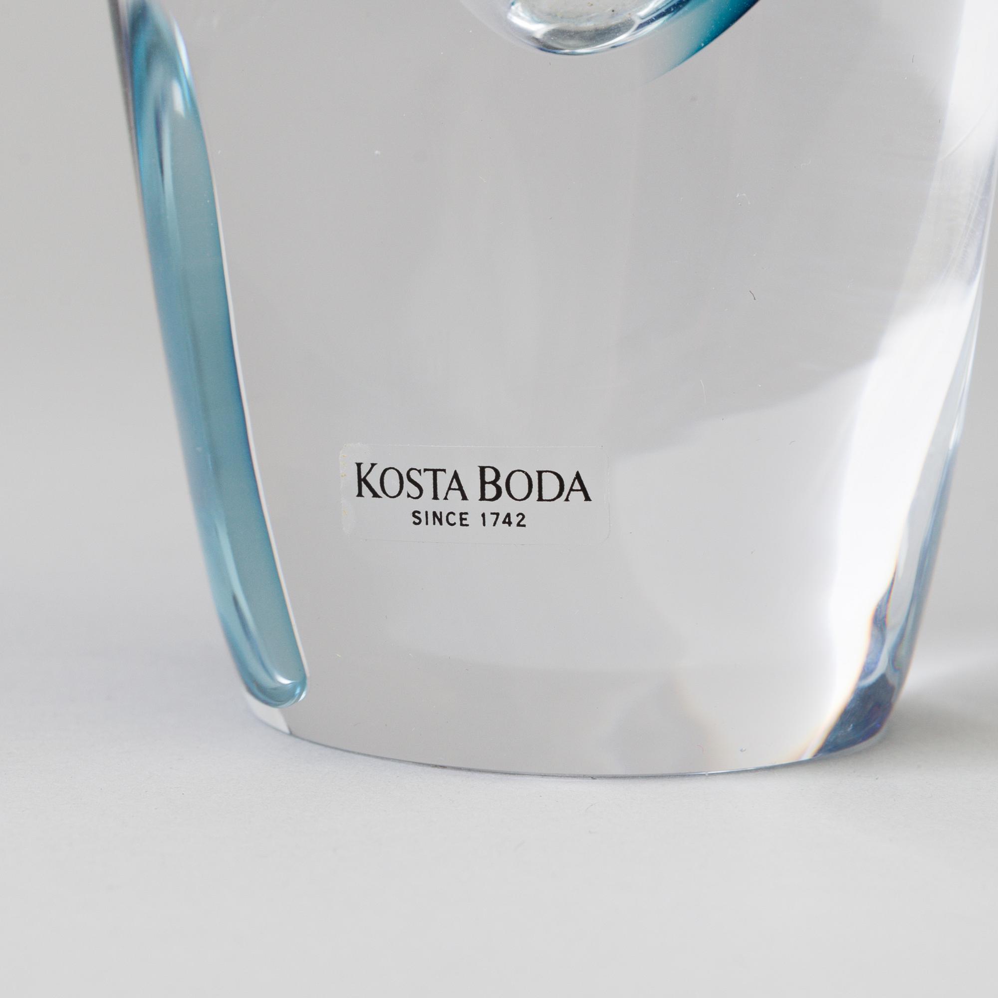 Two glass vases på Göran Wärff, Kosta  Boda, signed.