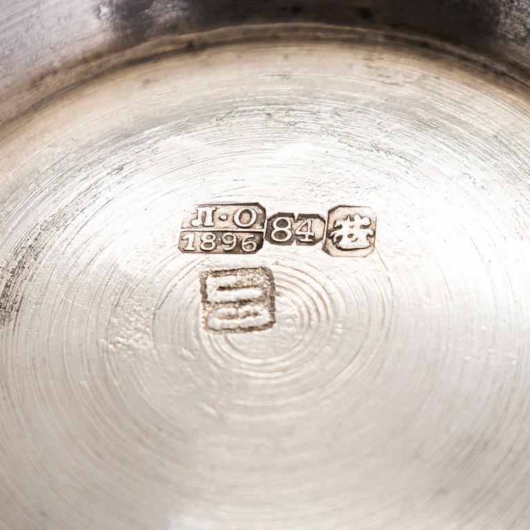 Bägare och saltkar med sked, silver, Ryssland.