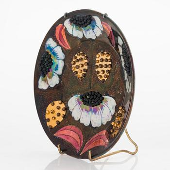 Birger Kaipiainen,  a decorative stoneware plate, signed Birger Kaipiainen, Arabia.