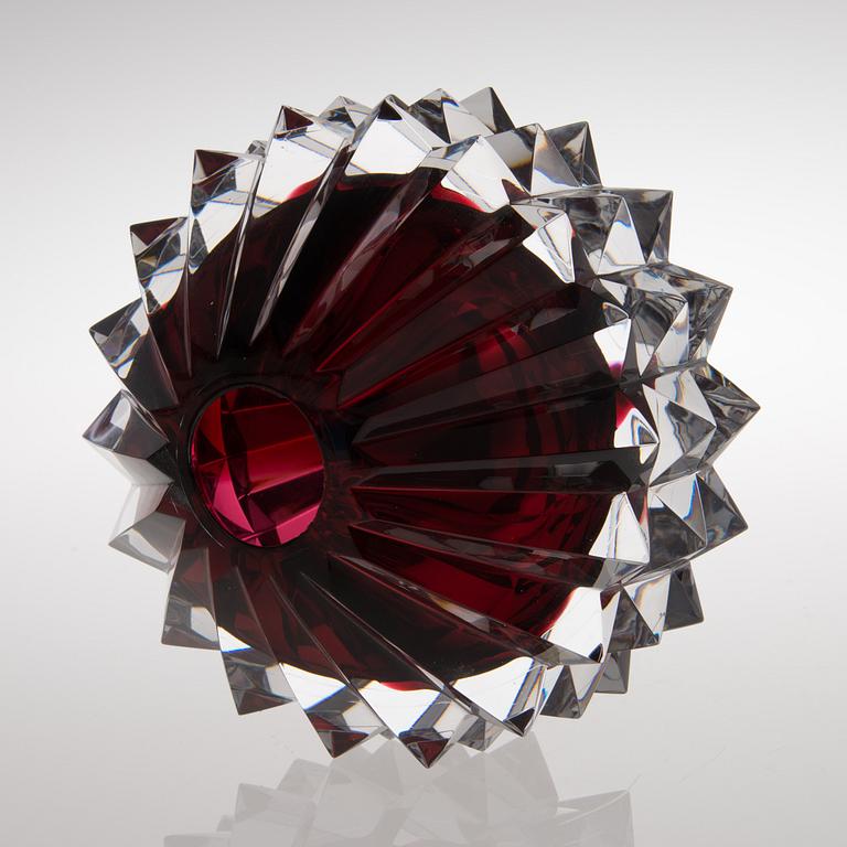 NANNY STILL, GLASSKULPTUR.  Rubin (Diamant). Sign. Nanny Still, Riihimäen Lasi Oy.