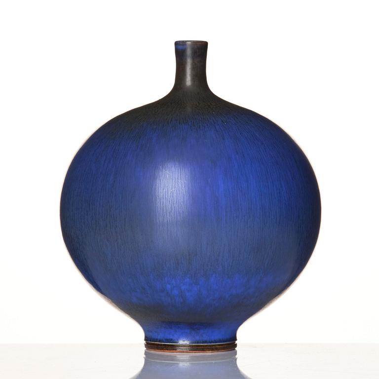 Berndt Friberg, a stoneware vase, Gustavsberg Studio 1975.