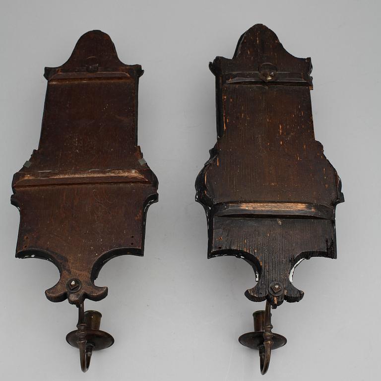 SPEGELLAMPETTER, ett par, delvis senbarock, 1700-tal.