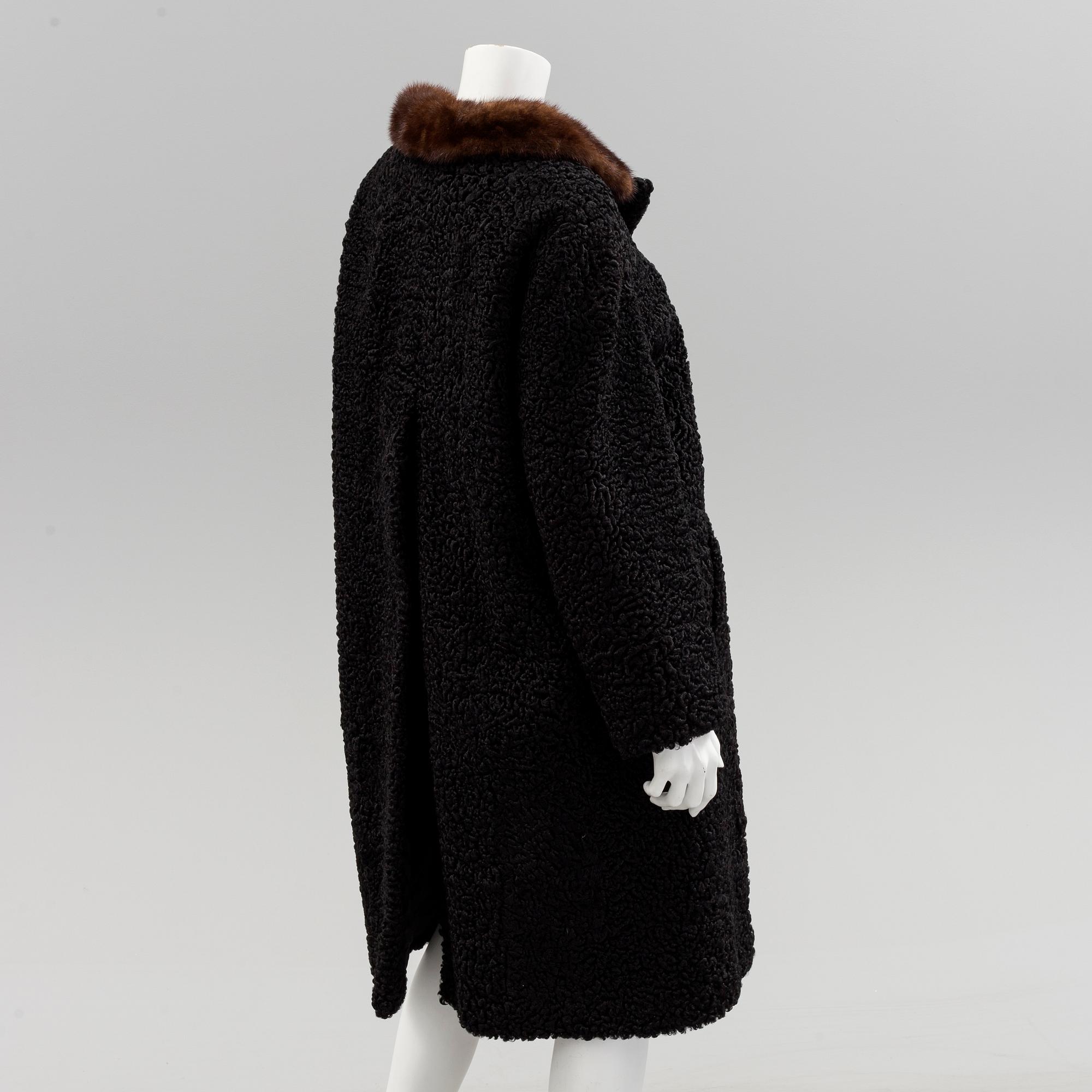 PÄLSKAPPA, persian, Körsnärsfirma Päls & Mode, Eskilstuna. Omkring storlek 38.
