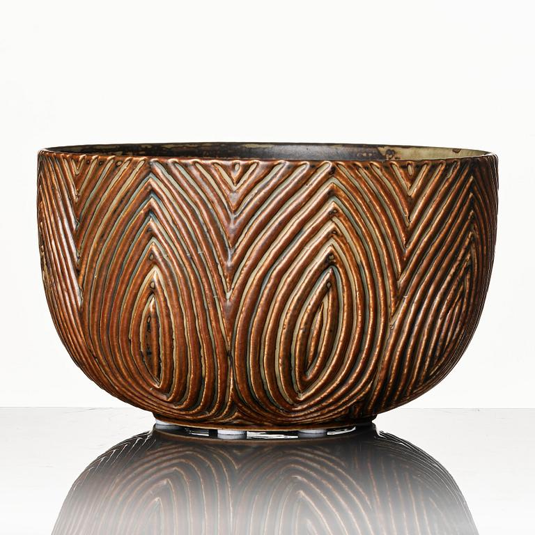 Axel Salto, a 'fluted style' sung glazed stoneware bowl, Royal Copenhagen, Denmark 1968, model 20568.