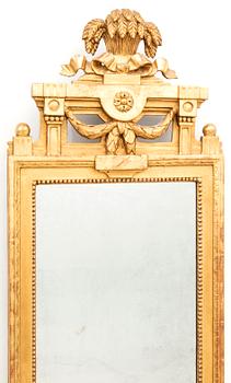 Spegel av Johan Åkerblad (mästare i Stockholm ca 1780-1800) Gustaviansk.
