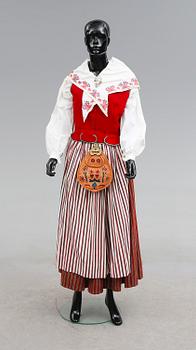 FOLKDRÄKT, 8 delar, Skedevi, Östergötland, 1900-tal.