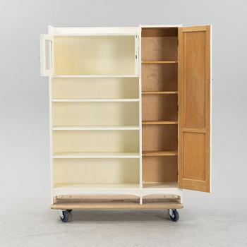 Bokhylla, jugend, 1900-talets början.