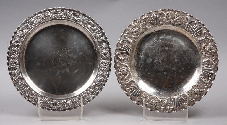 FAT, 2 st, silver, ett med stämplar från Mellanöstern, 1900-tal. Vikt 700 g.