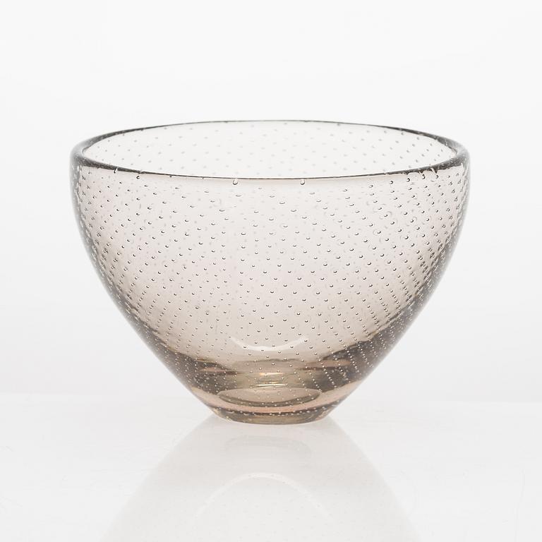 Gunnel Nyman, a glass bowl, signed G. Nyman Nuutajärvi Notsjö.